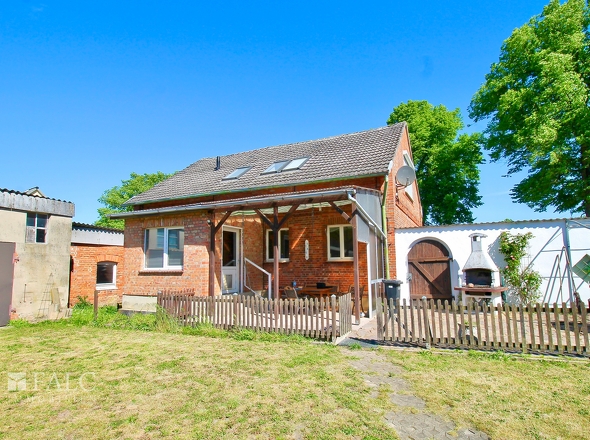 Hintereingang überdacht