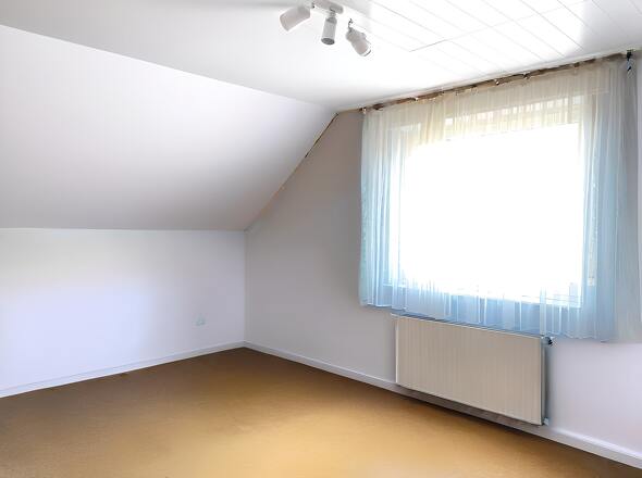 ...so könnten die Schlafzimmer renoviert werden (KI generiert)