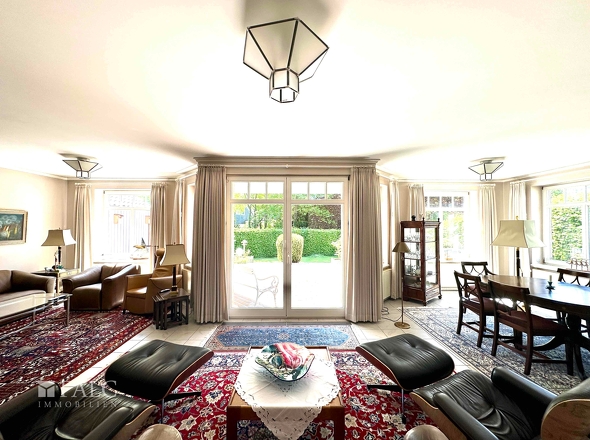 Blick ins Wohn- und Esszimmer EG