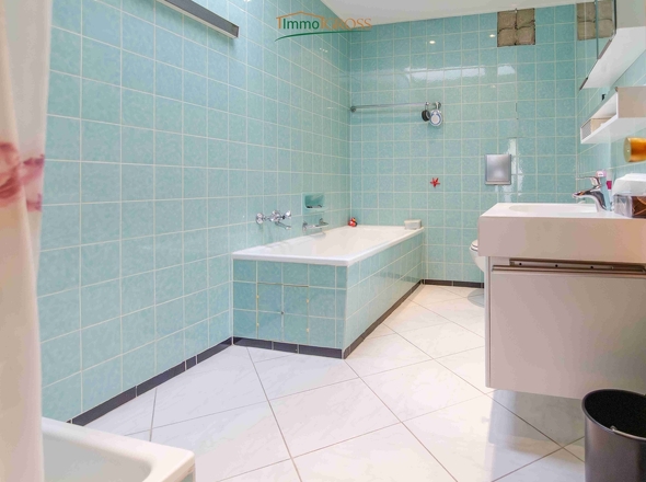 OG - Charmantes Badezimmer