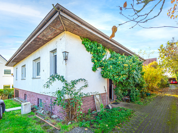 Zufahrtsweg und Hauseingang