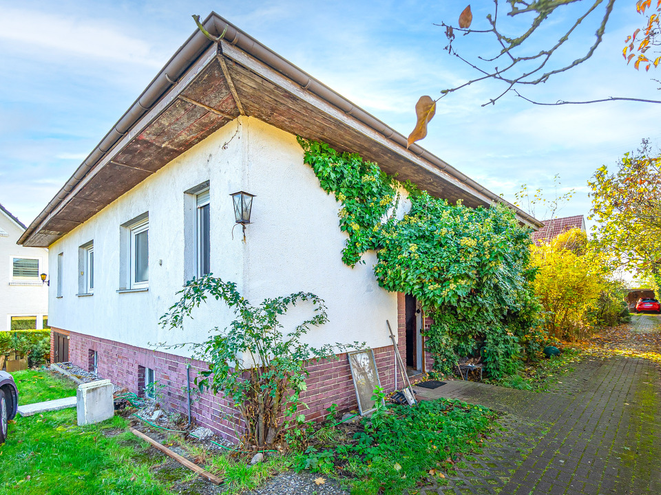 Zufahrtsweg und Hauseingang