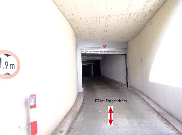 Garage im Erdgeschoß