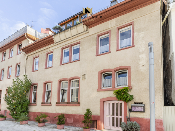 Großes Mehrfamilienhaus & Gaststätte