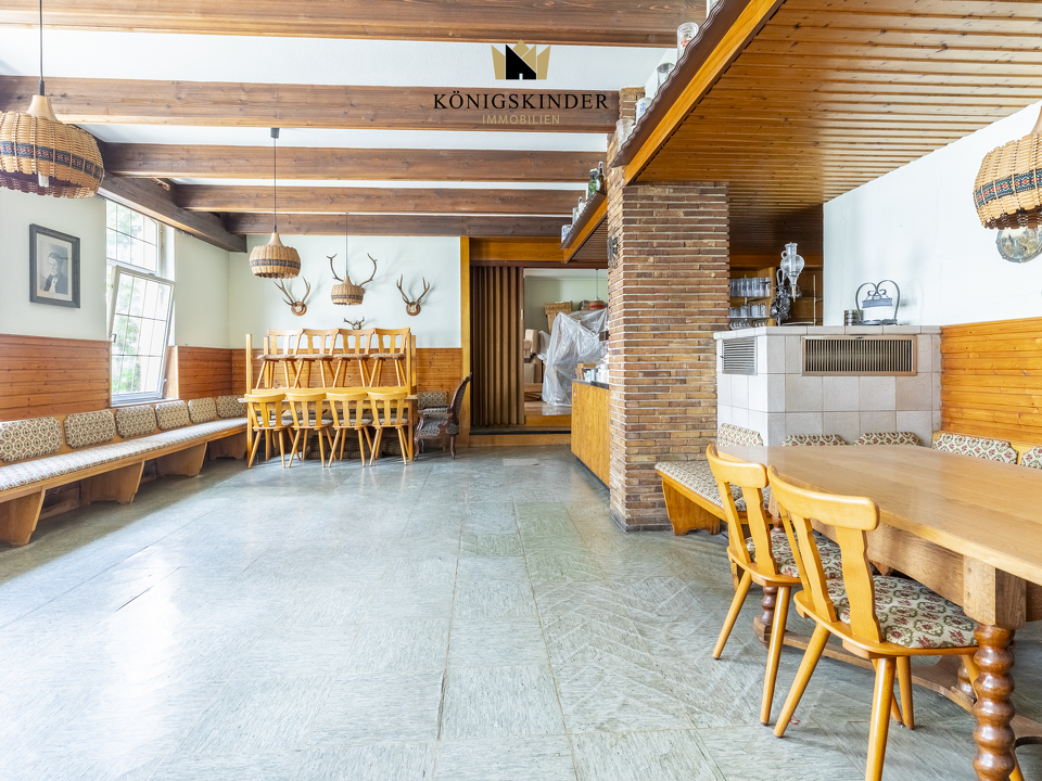 Gaststätte mit Zugang ins Nebenzimmer