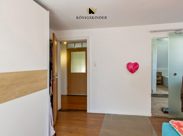 ...und direktem Zugang ins Badezimmer