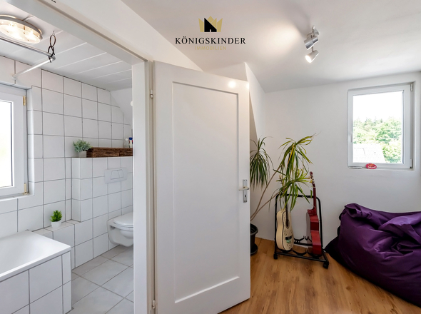 ...mit Wanne, Waschbecken und WC