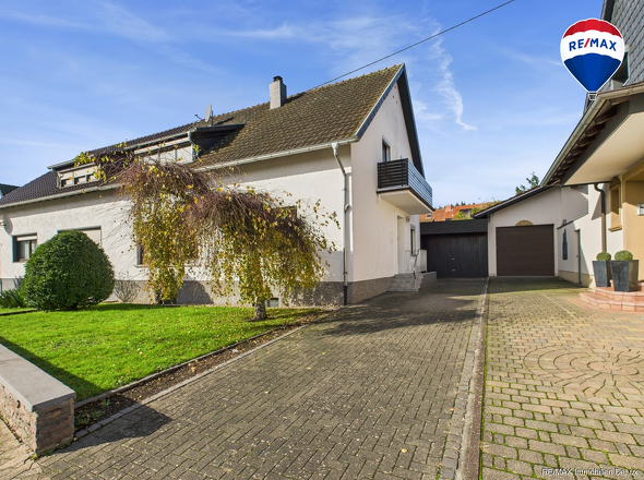 RE/MAX Immobilien DeLux Soppelhaushälfte Mettlach