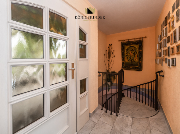 Treppe zur Einliegerwohnung 