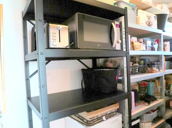 Vorratsraum an der Küche