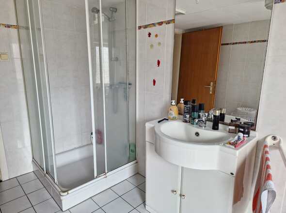 Badezimmer 1, Wohnung 1