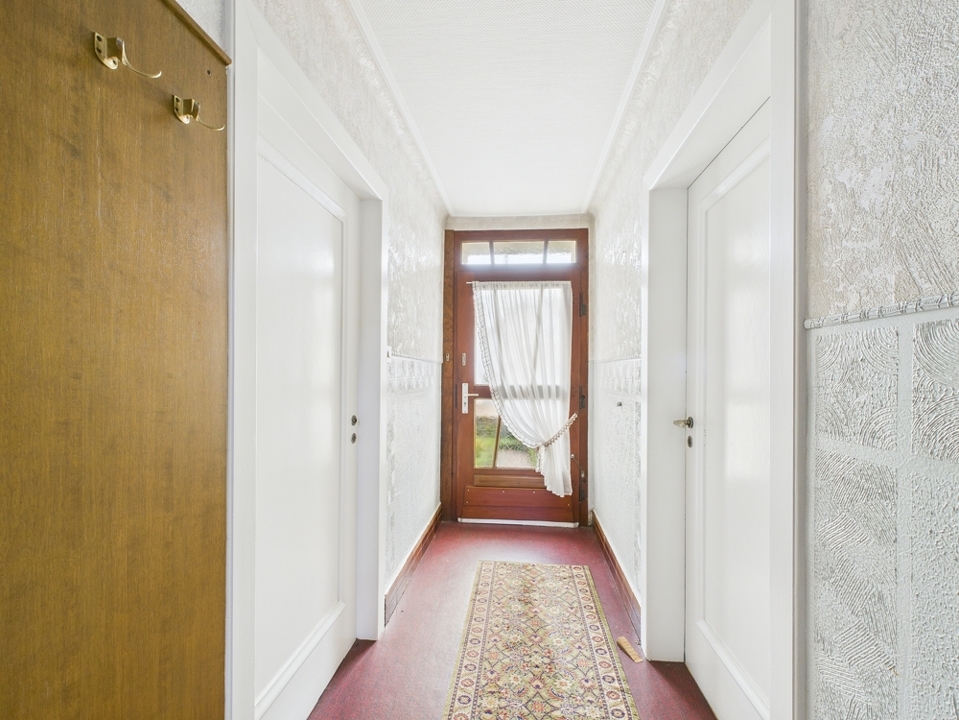 CAM01708G0-PR0081-STILL010