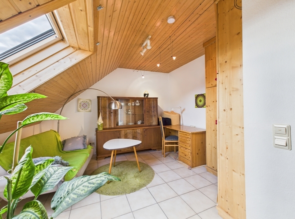 CAM04294G0-PR0024-STILL026