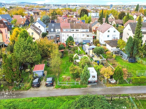 WOW... was für ein Grundstück!