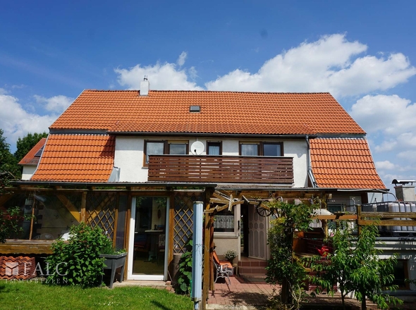 Rückansicht samt Garten