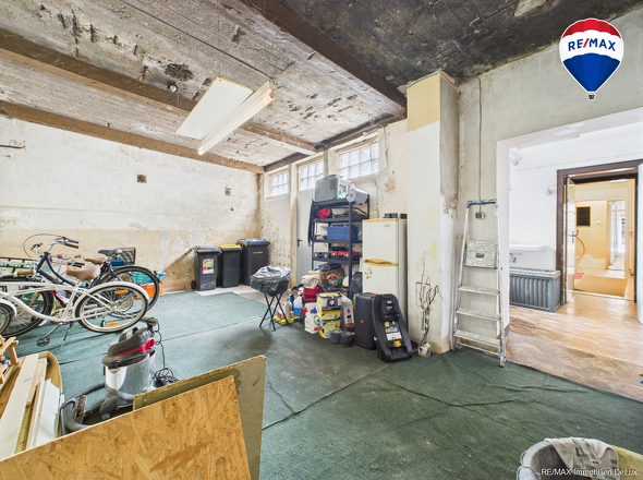 RE/MAX Immobilien DeLux Haus Dillingen Abstellraum