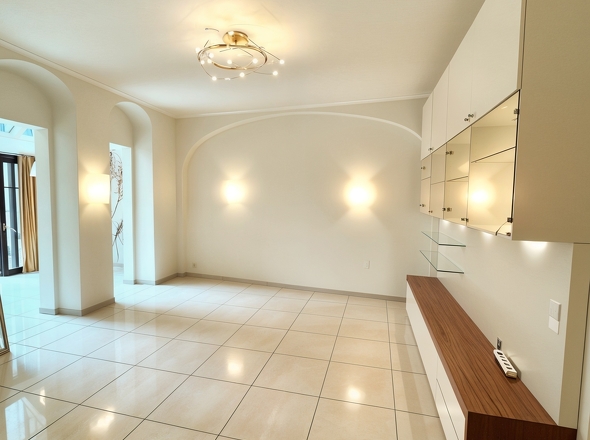 Wohnzimmer mit Wintergarten