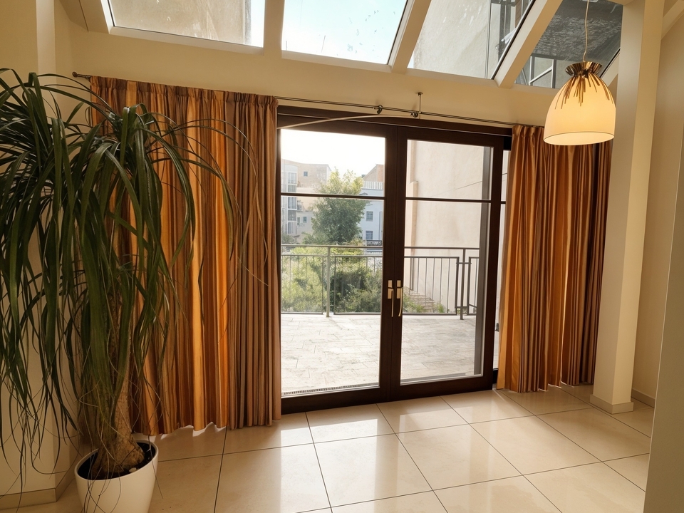 Wintergarten mit Terrasse