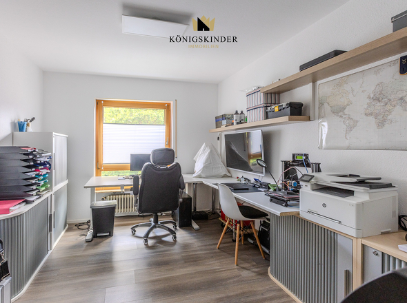 Kinderzimmer / Büro