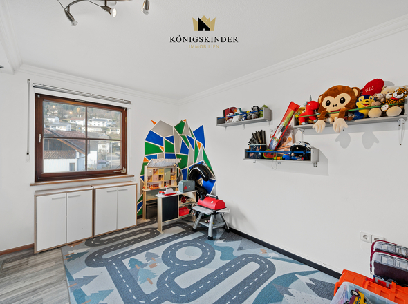 ...vorbei am Kinderzimmer...