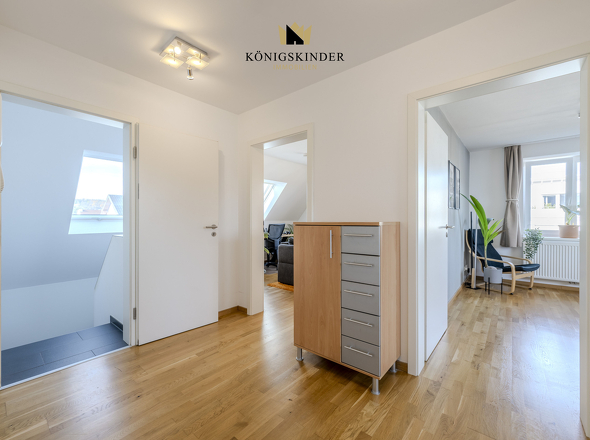 Heller, großzügiger Flur – verbindet alle Räume komfortabel und funktional.