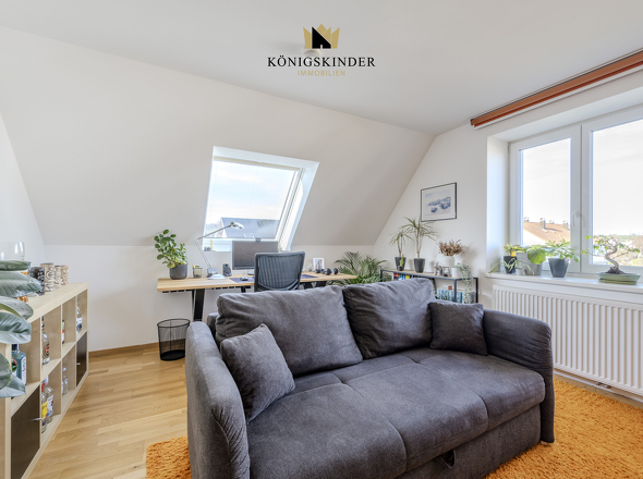 Gemütliches Zimmer für Teenager mit freundlicher, offener Atmosphäre.