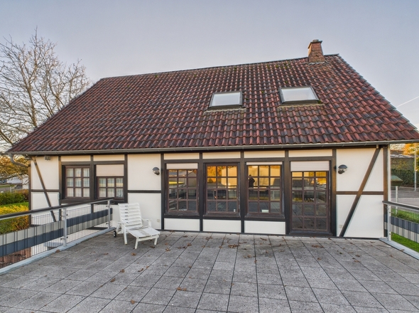 Haus hintere Ansicht mit  Terrasse