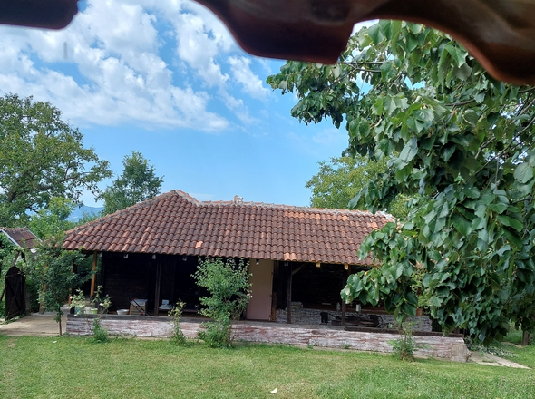 Hof bei alten Häusern (2)