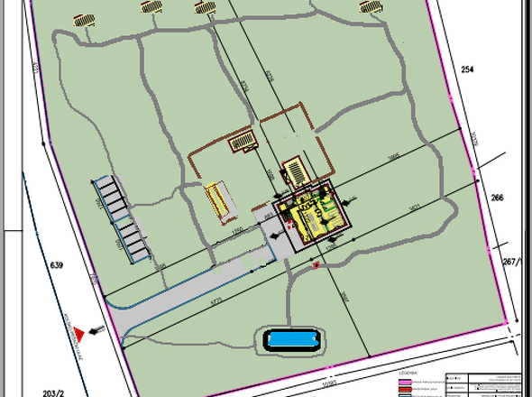 plan mit angzeichnetem pool, gehe-wege, Parking u. bungalowus