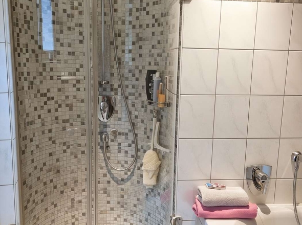 Bad EG I - (KI generiert)