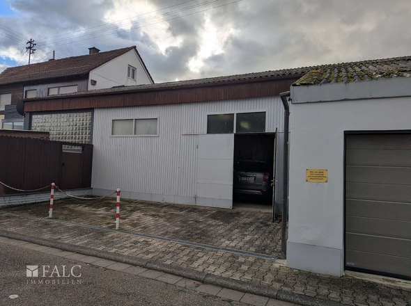 Garage und Nebengebäude