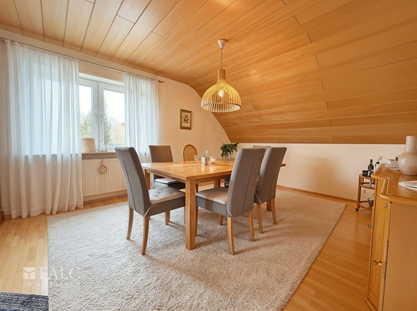 Esszimmer OG - (KI generiert)