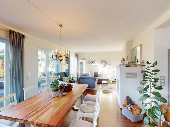 Offener Wohn-Essbereich im EG