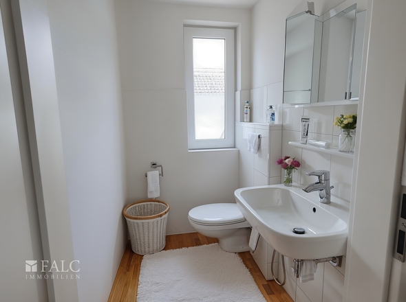 1 OG, WC - (KI generiert)