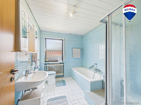 RE/MAX Immobilien DeLux Einfamilienhaus Merzig-Besseringen Badezimmer