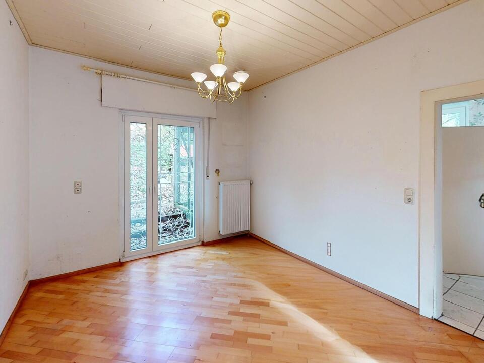 Essbereich mit Zugang zum Garten