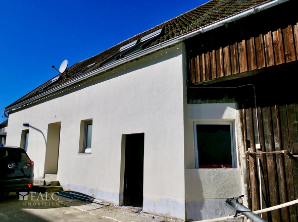 Haus mit Nebengebäude