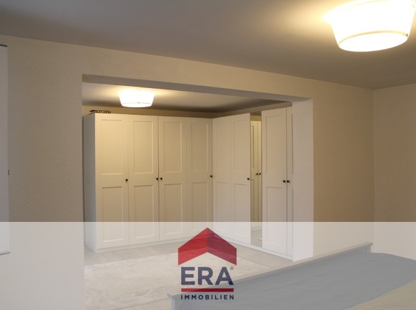 Ankleidezimmer von Schlafzimmer 1