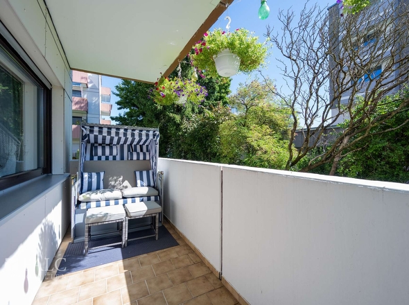 Balkon mit Strandkorb