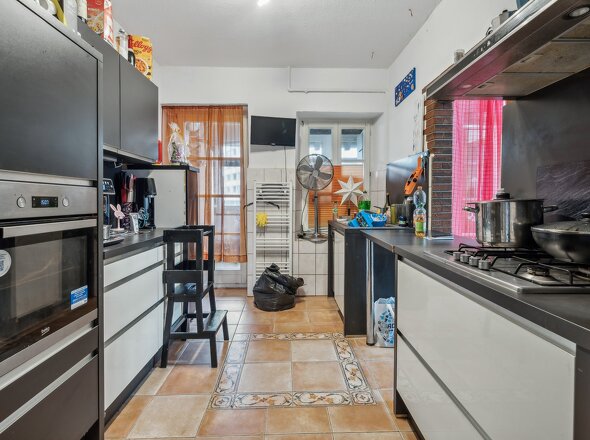 Küche mit Laubenzugang