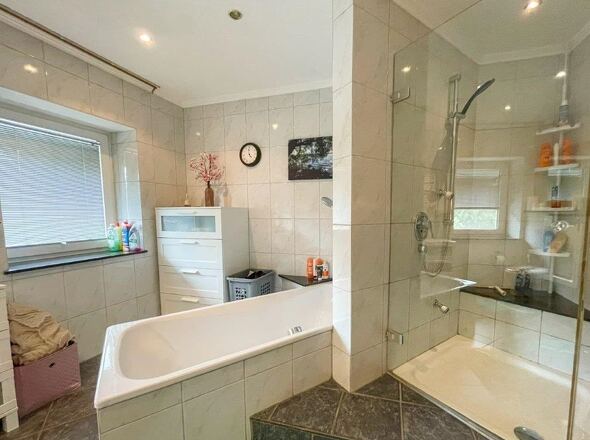 Badezimmer im Obergeschoss