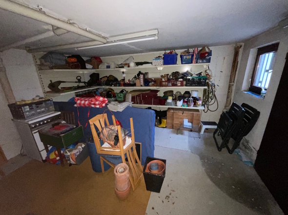 Abstellraum mit Ausgang Garten