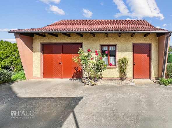 Doppelgarage Vorderansicht