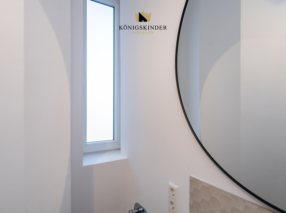 Selbst das kleine Fenster setzt Akzente