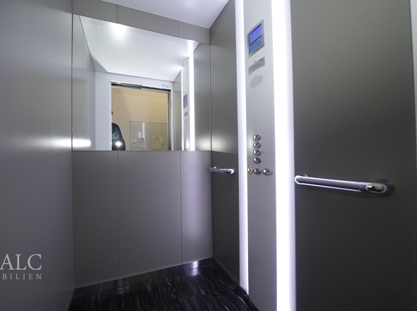 Moderner Aufzug