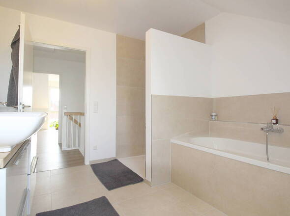 Panoramablick auf das Badezimmer