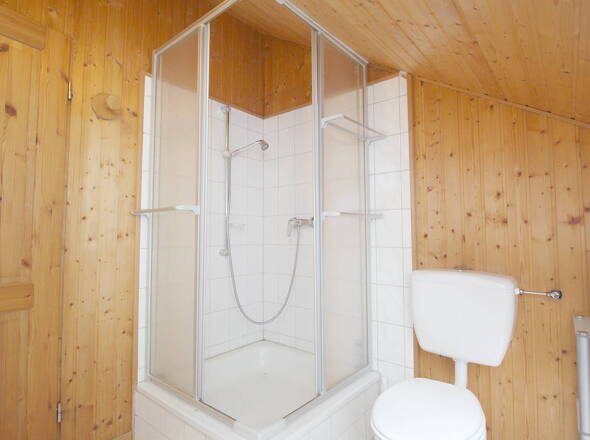 Blick auf Dusche DG Nebengebäude