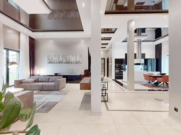 Blick auf Wohn- und Esszimmer mit offener Architektur