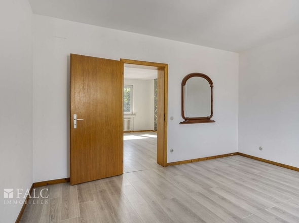 2 OG. links, Wohnzimmer