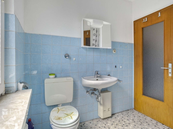 2 OG. links, Badezimmer